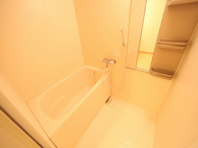 物件内観写真4　(バスルーム（お風呂トイレ別）)