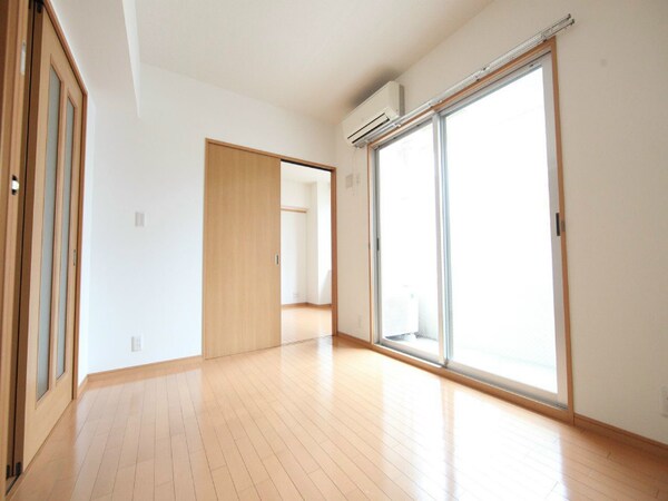 その他部屋・スペース(洋室5.8帖　クローゼット付　エアコン完備　バルコニー)