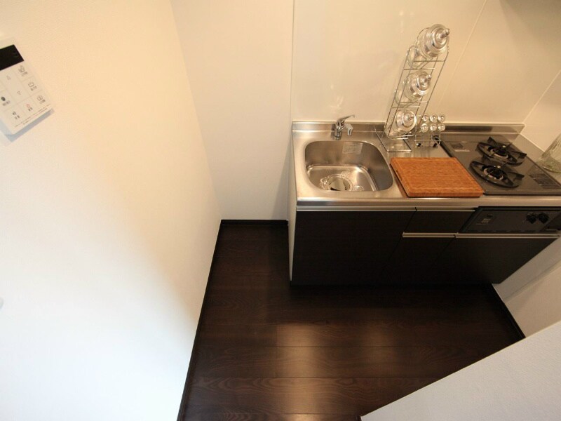 物件内観写真20　(システムキッチン（ガス2口）冷蔵庫・レンジ等ご用意できます)
