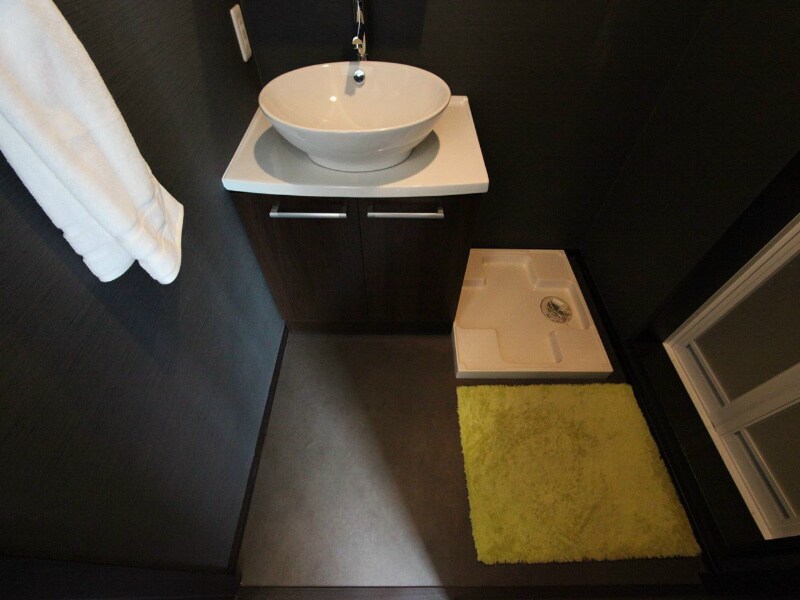 物件内観写真28　(脱衣所　オシャレな独立洗面台付　洗濯機ご用意できます)