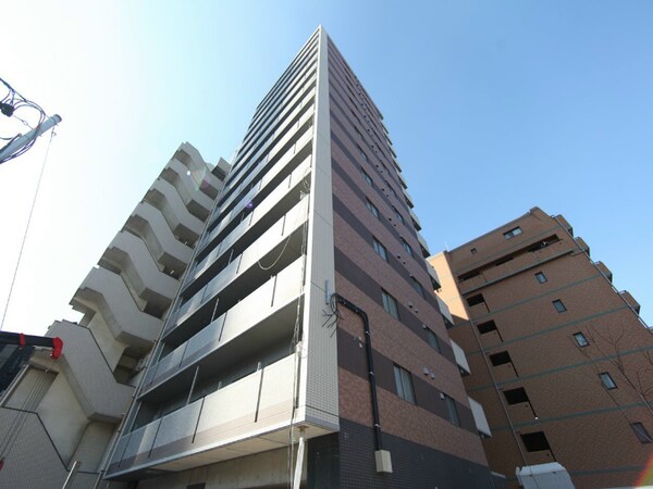 外観(外観　オートロック　防犯カメラ　宅配ＢＯＸ　全部屋角部屋)