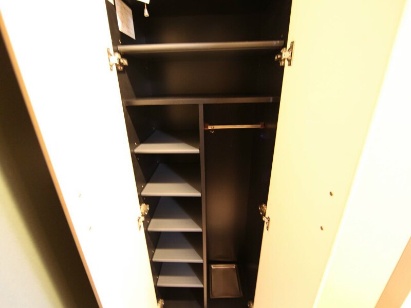 物件内観写真6　(玄関　シューズボックス付（収納充実してます）)