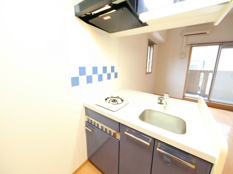 物件内観写真16　(カウンターキッチン（ガス1口）冷蔵庫・レンジ等ご用意できます)