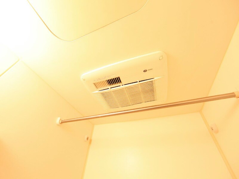 物件内観写真22　(浴室暖房乾燥機付　24時間換気機能付バスルーム)
