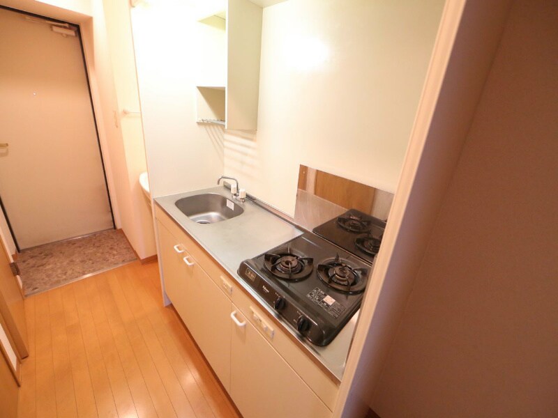 物件内観写真7　(システムキッチン　2口ガスコンロ)