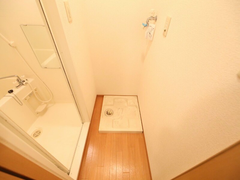 物件内観写真13　(脱衣所　室内洗濯機置場)