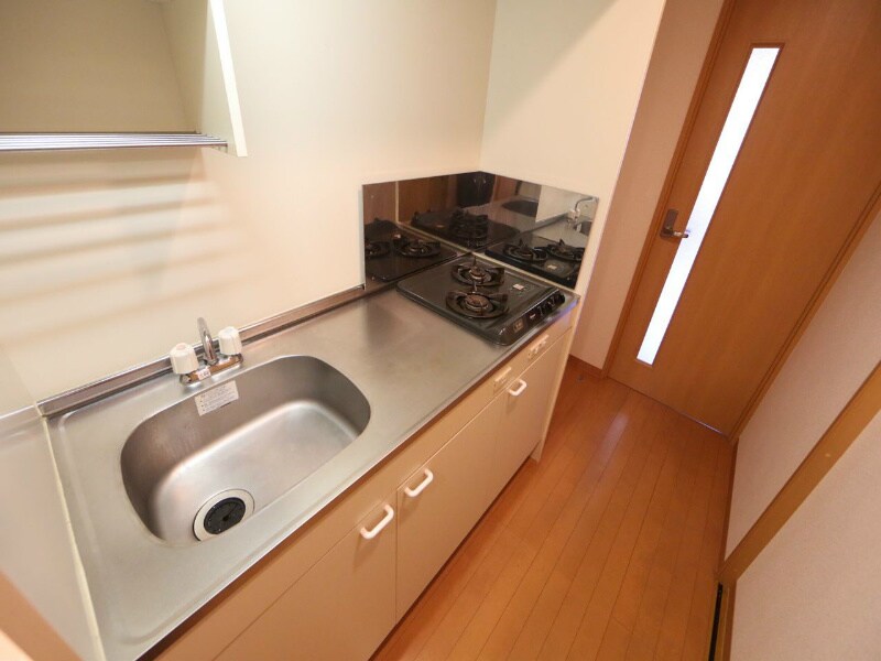 物件内観写真15　(システムキッチン　2口ガスコンロ)