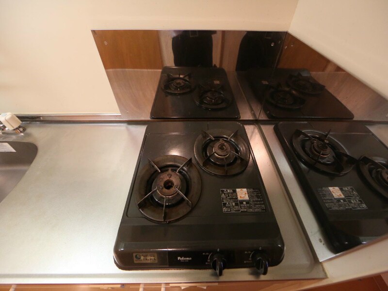 物件内観写真21　(システムキッチン　2口ガスコンロ)