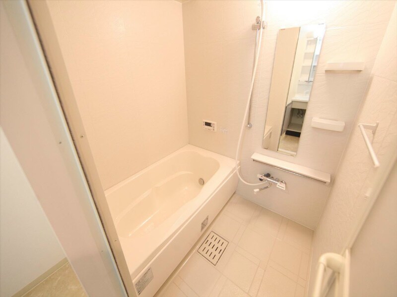 物件内観写真3　(追い焚き・オートバス機能付お風呂)