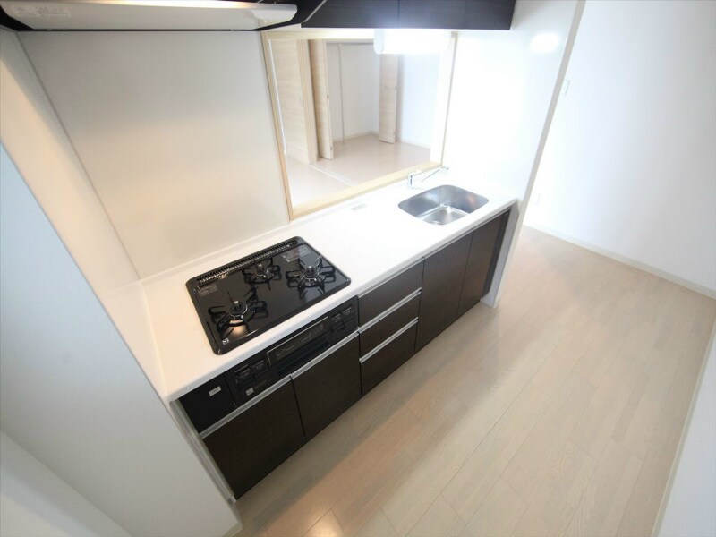 物件内観写真7　(カウンターキッチン（ガス3口コンログリル付）)