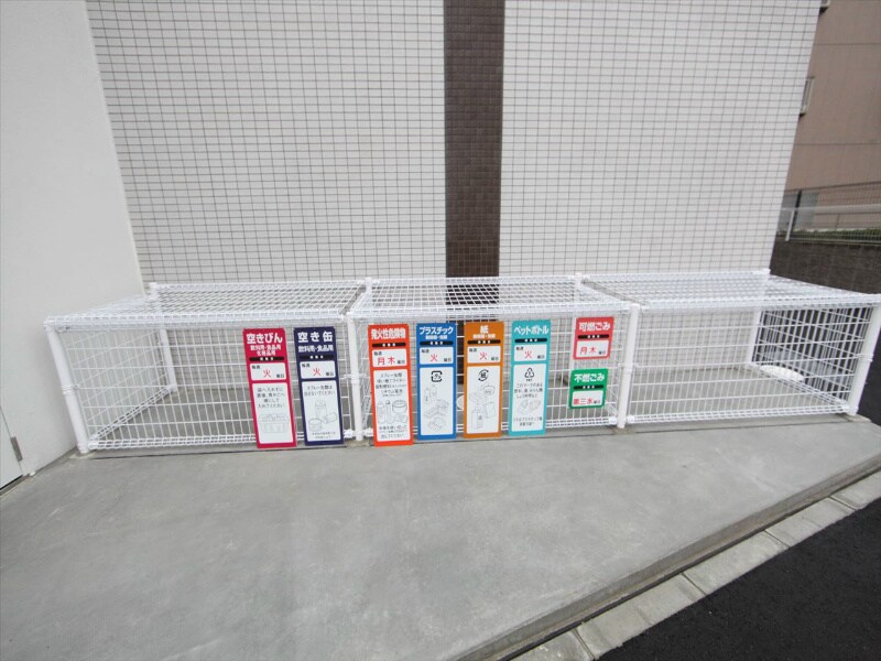 物件内観写真35　(敷地内ゴミ捨て場)