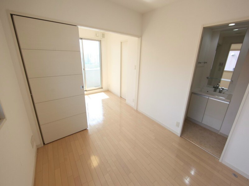 物件内観写真16　(DK7.6帖　洋室4.3帖と繋げても仕切っても使えます)