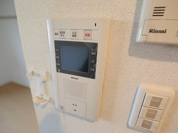 セキュリティ(セキュリティ　TVモニター付インターホン)