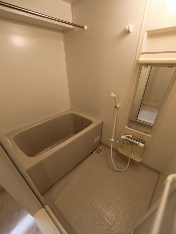 物件内観写真4　(浴室暖房乾燥機付　追い焚き付お風呂)