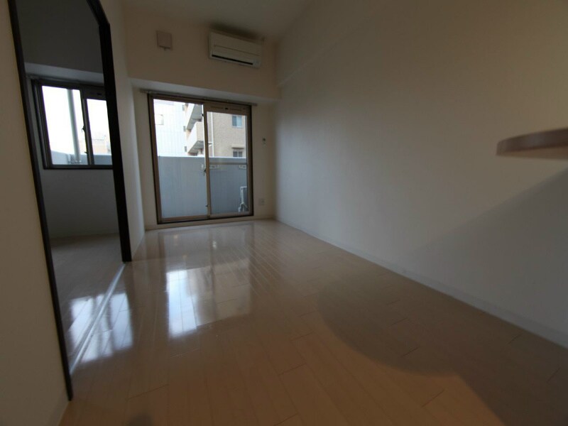 物件内観写真18　(ＬＤＫ10.4帖　エアコン付　バルコニー)