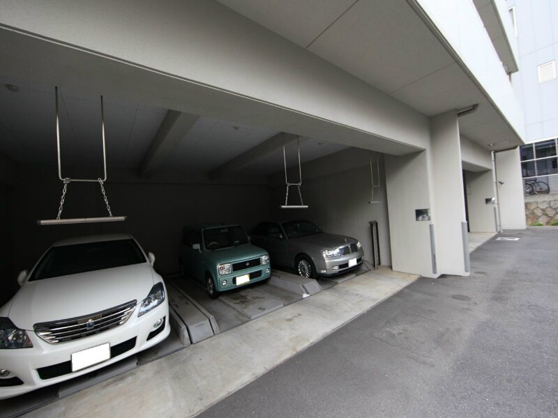 物件内観写真25　(敷地内駐車場)