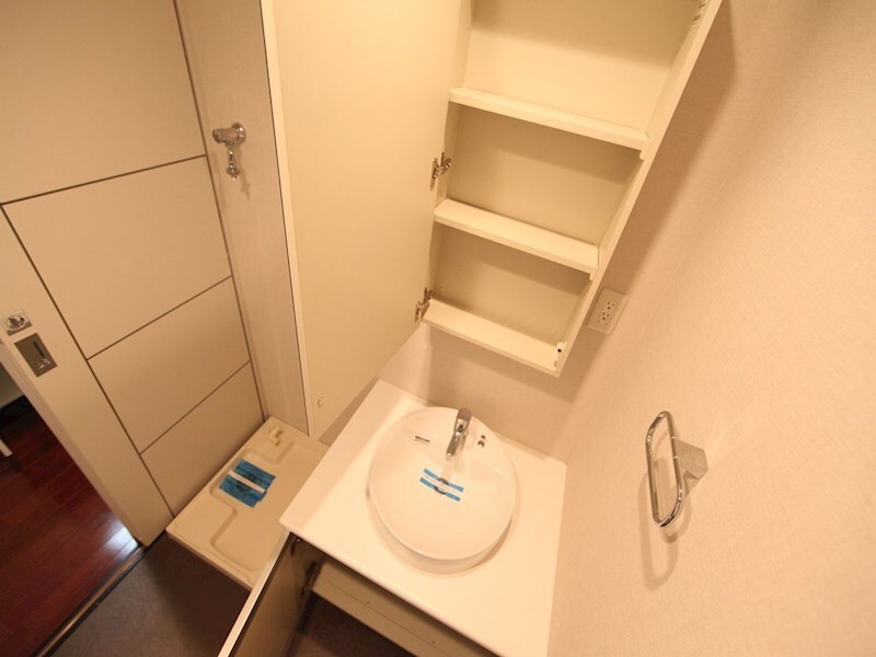 物件内観写真18　(脱衣所　独立洗面台　室内洗濯機置き場)