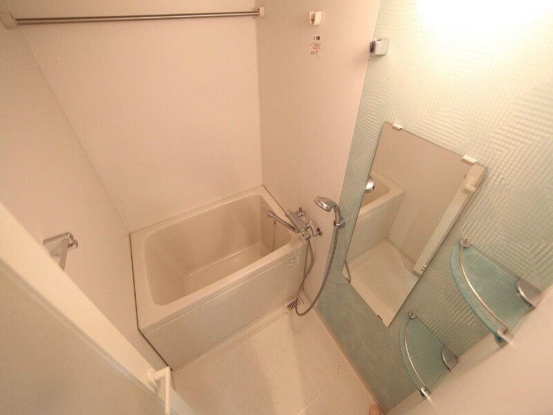 物件内観写真4　(浴室暖房乾燥機　24時間換気機能付バスルーム)