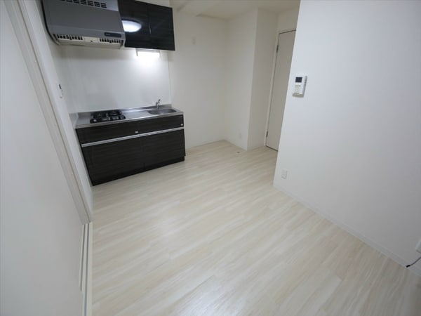 その他部屋・スペース(ＤＫ7.2帖　洋室6帖とつなげても仕切っても使えます)