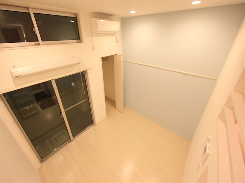 物件内観写真15　(洋室5.5帖　ロフト4.8帖（収納にも寝室にも使えます）)