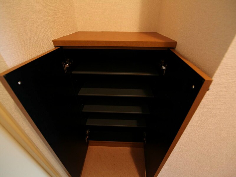 物件内観写真15　(玄関　シューズボックス付)