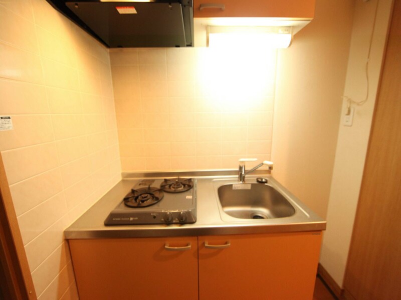 物件内観写真7　(システムキッチン（ガス2口コンロ付）)