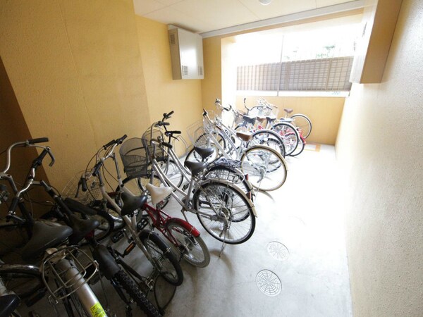 その他共有部分(屋根付き駐輪場)