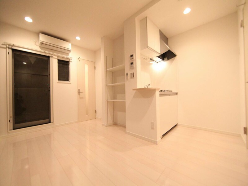 物件内観写真2　(ＤＫ7.5帖　洋室3.9帖とつなげても仕切っても使えます)