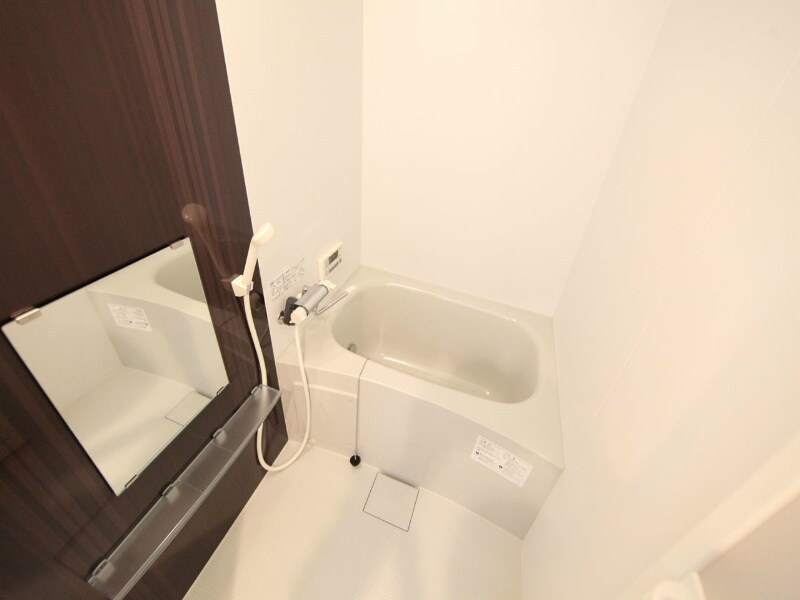 物件内観写真4　(浴室暖房乾燥機付　追い焚き・オートバス機能付お風呂)