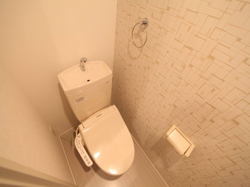 物件内観写真6　(温水洗浄暖房便座付トイレ)