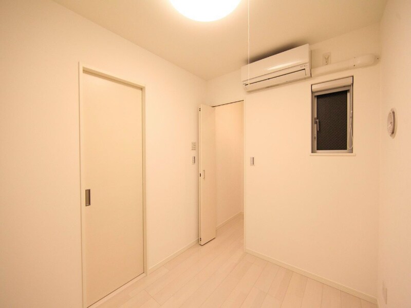 物件内観写真17　(洋室3.9帖　ウォークインクローゼット付（収納充実してます）)