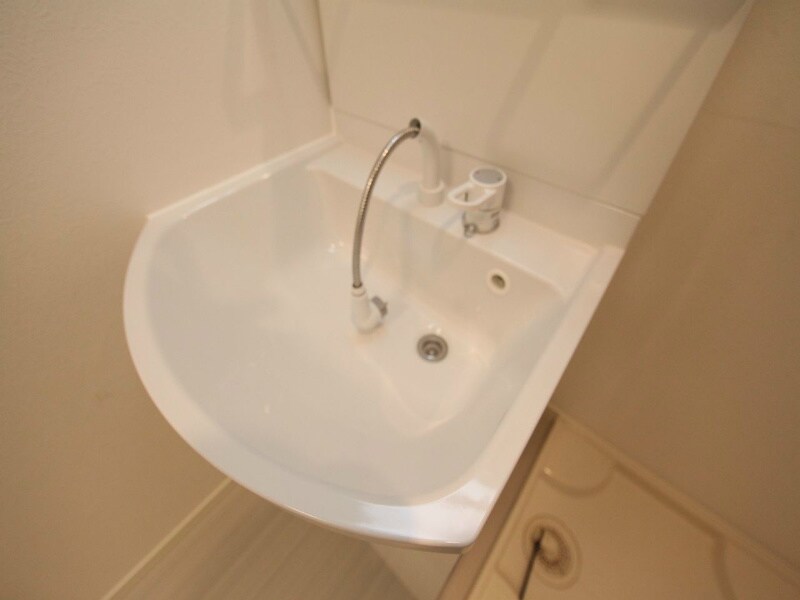 物件内観写真33　(脱衣所　独立洗面台（シャンプードレッサー付）収納スペース有)