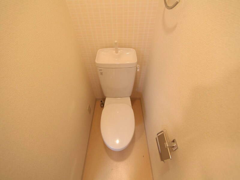 物件内観写真5　(トイレ　温水洗浄便座取り付け可)