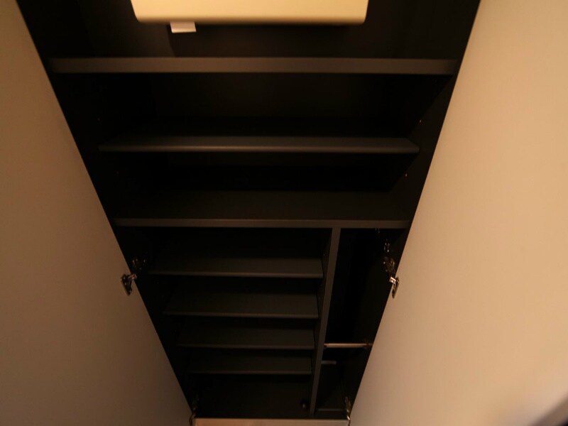 物件内観写真6　(玄関　シューズボックス付（収納充実してます）)