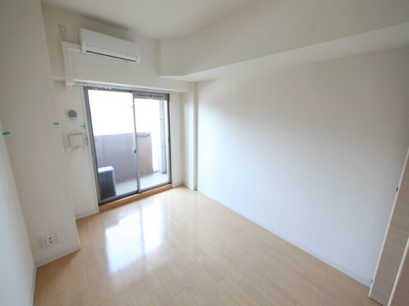 物件内観写真17　(洋室6.5帖　クローゼット付（収納充実してます）)