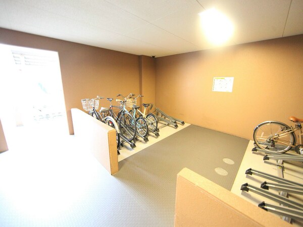 その他共有部分(屋根付駐輪場)