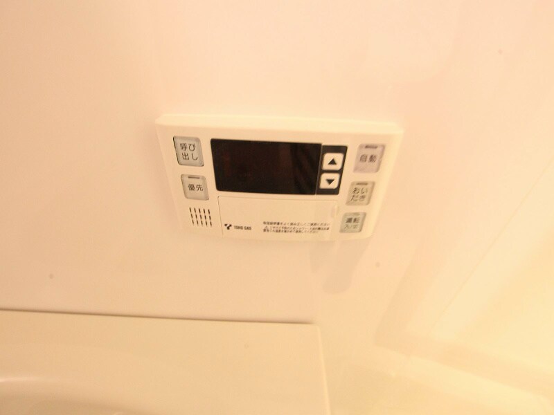 物件内観写真13　(追い焚き　オートバス機能付給湯設備)