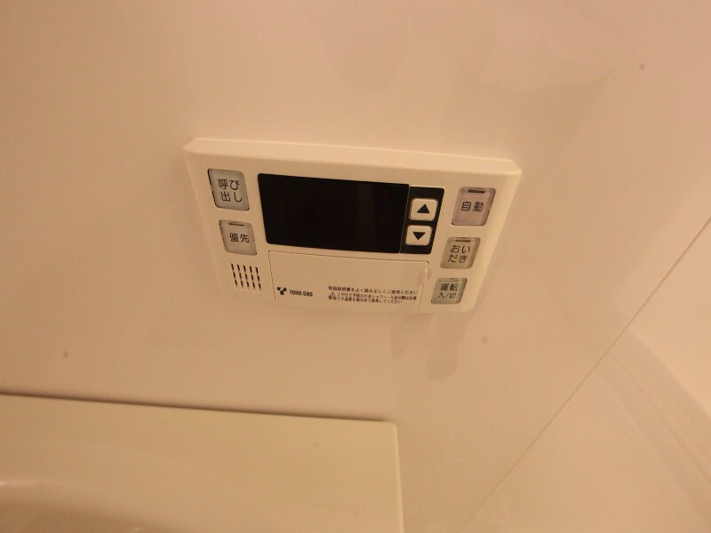 物件内観写真13　(追い焚き　オートバス機能付給湯設備)