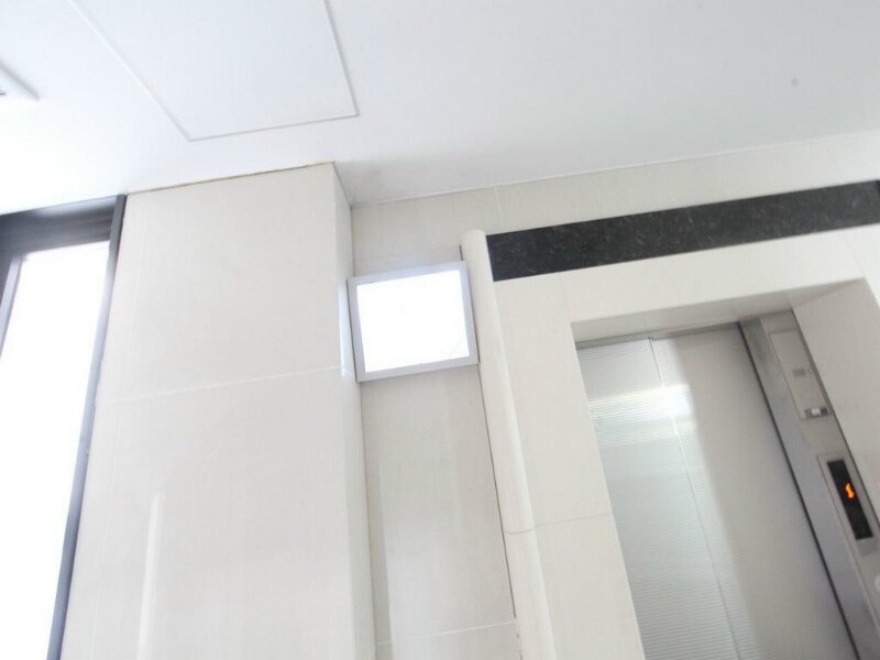 物件内観写真32　(防犯カメラ付)