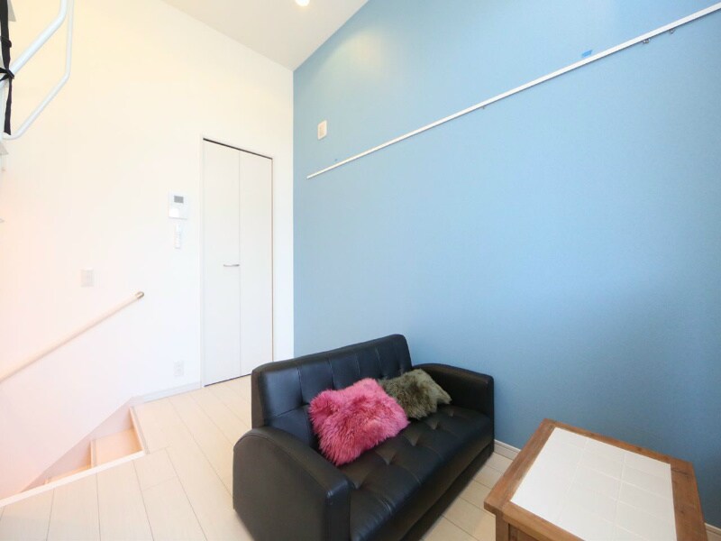 物件内観写真19　(洋室5帖　上階ロフト5.4帖（収納でもお部屋でも使えます）)