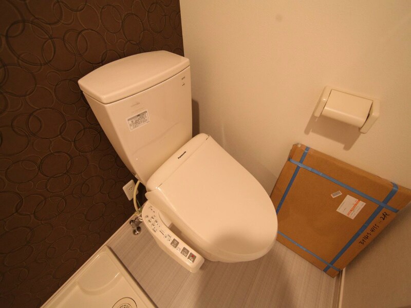 物件内観写真8　(温水洗浄暖房便座付トイレ)