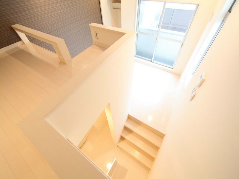 物件内観写真12　(洋室5.6帖　ロフト5.9帖（収納にも寝室にも使えます）)