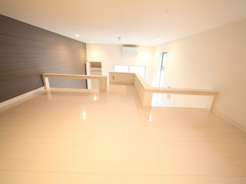 物件内観写真14　(ロフト5.9帖（収納にも寝室にも使えます）)