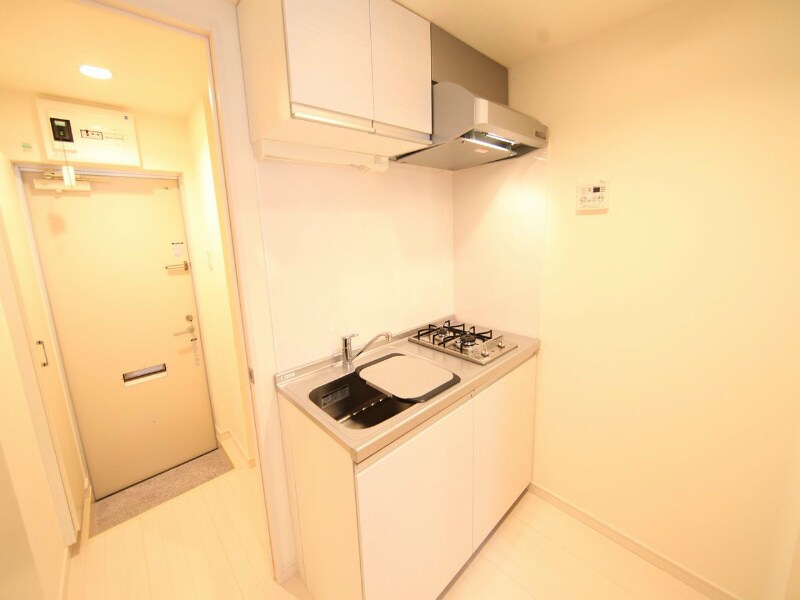 物件内観写真16　(システムキッチン（ガス2口）冷蔵庫・レンジ等用意できます)