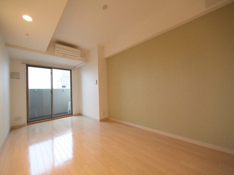 物件内観写真13　(洋室9.2帖　エアコン完備　バルコニー)