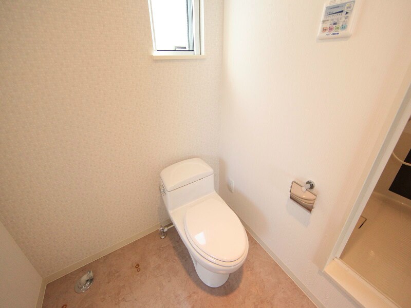 物件内観写真5　(トイレ（お風呂トイレ別）温水洗浄便座取り付け可)