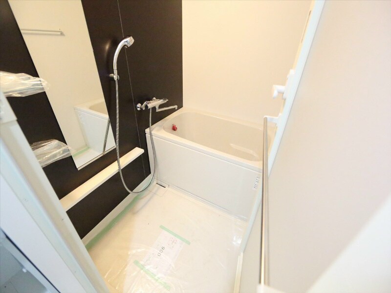 物件内観写真3　(浴室暖房乾燥機　24時間換気機能付バスルーム)