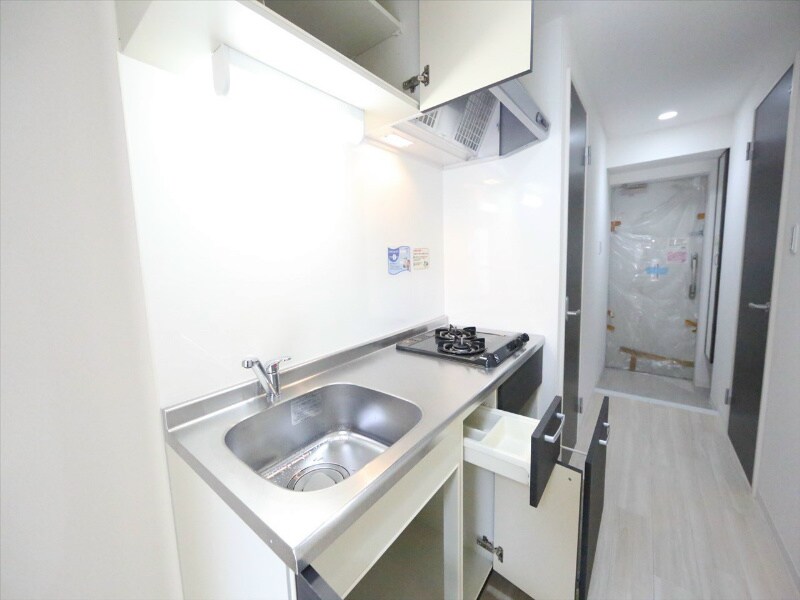 物件内観写真18　(システムキッチン（ガス2口）冷蔵庫・レンジ等ご用意できます)