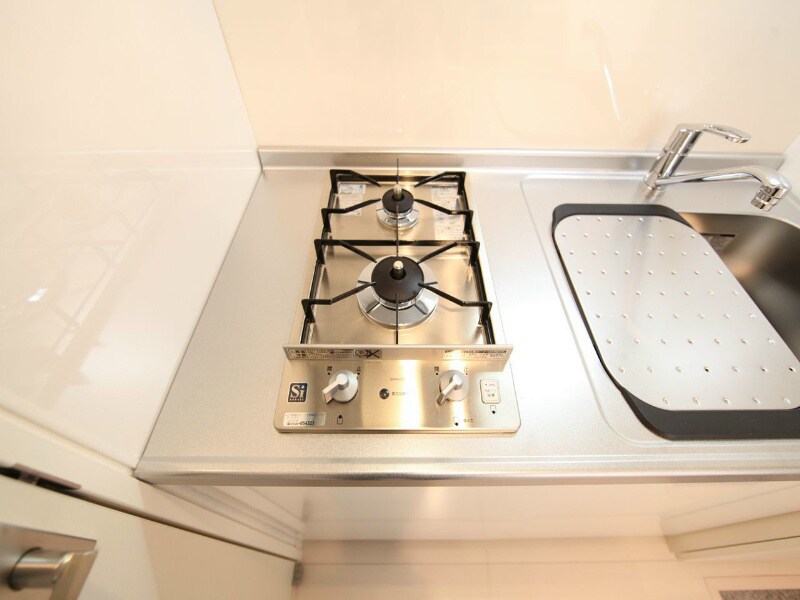 物件内観写真21　(システムキッチン（ガス2口）冷蔵庫・レンジ等用意できます)