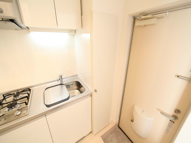 物件内観写真22　(システムキッチン（ガス2口）冷蔵庫・レンジ等用意できます)